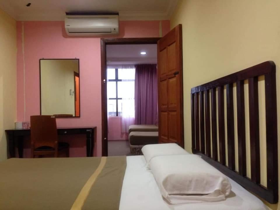 Hotel Nawar Pasir Mas Exterior foto