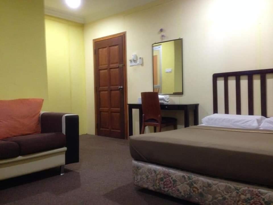 Hotel Nawar Pasir Mas Exterior foto