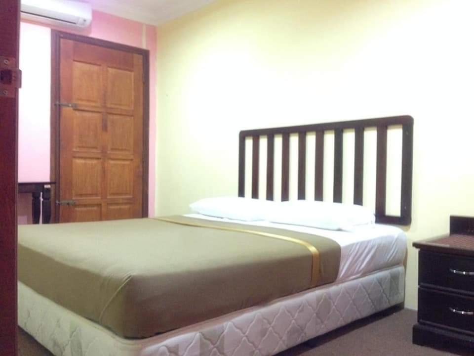 Hotel Nawar Pasir Mas Exterior foto
