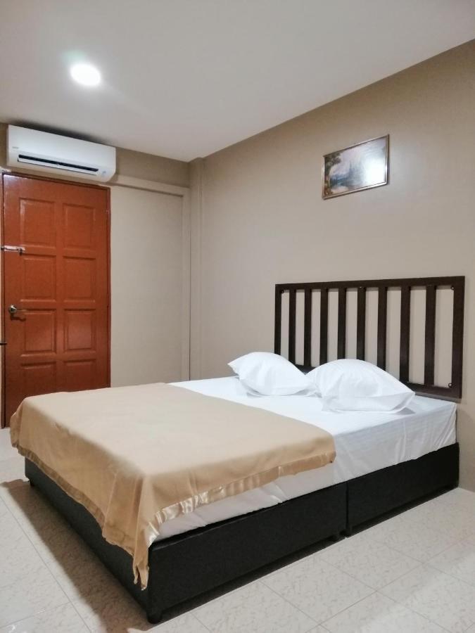 Hotel Nawar Pasir Mas Exterior foto